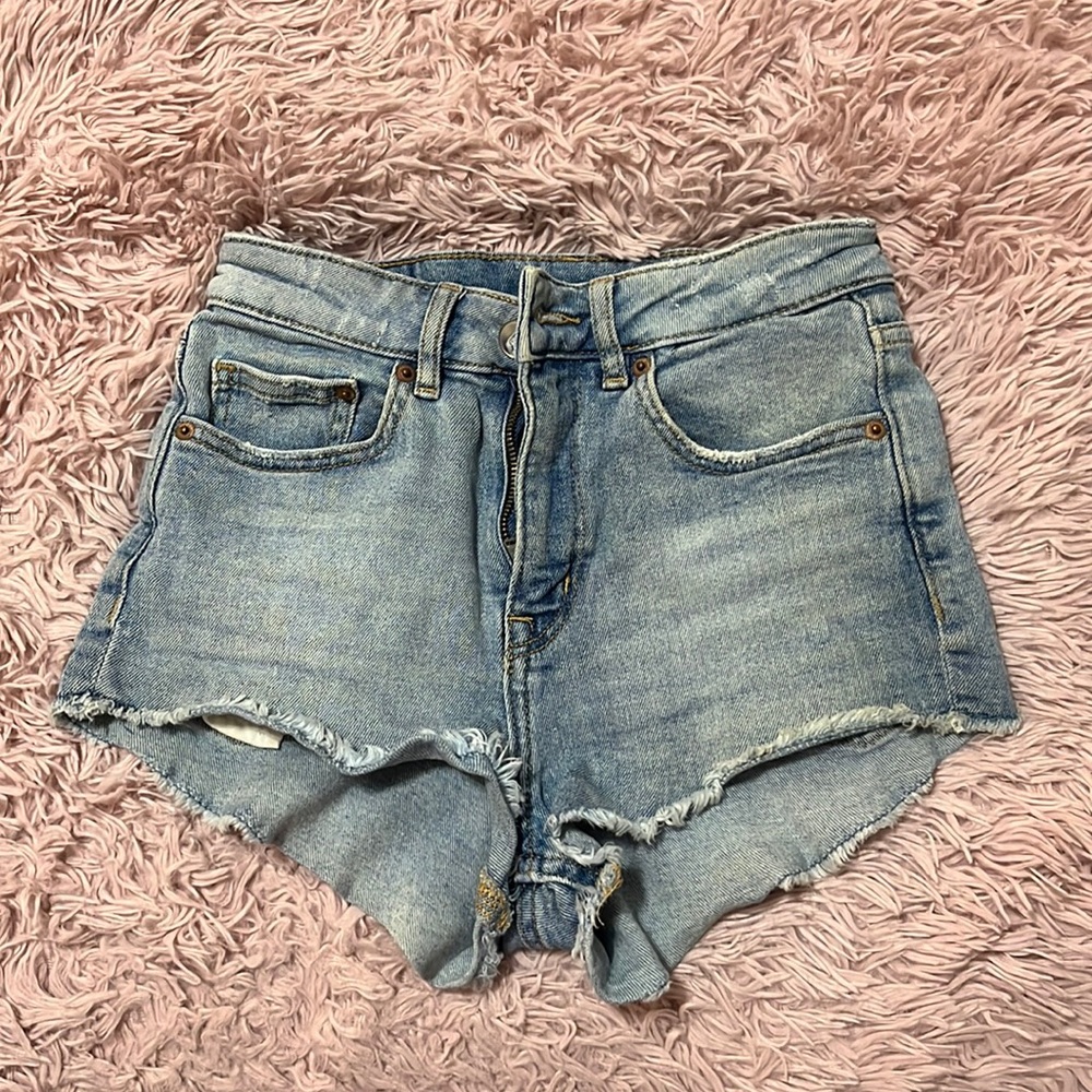 Short jeans